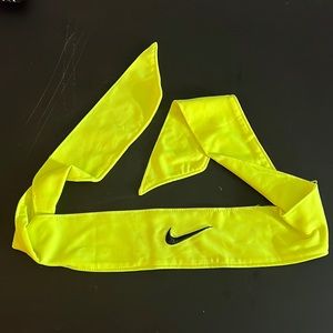 Nike tie headband.